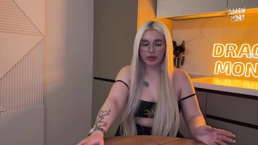 Невинные игры со сводной сестрой закончились жарким инцест сексом