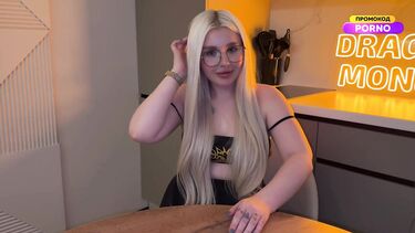 Невинные игры со сводной сестрой закончились жарким инцест сексом