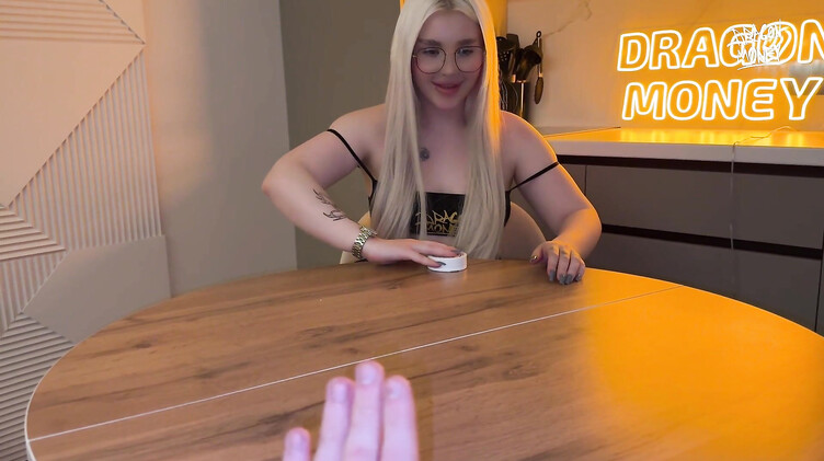 Невинные игры со сводной сестрой закончились жарким инцест сексом