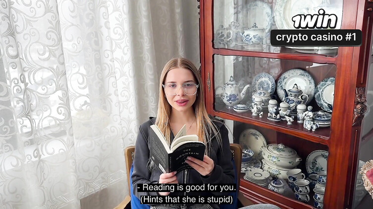 Анально отодрал сводную сестру в порванных джинсах, пока никого нет дома