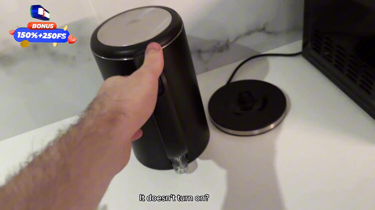 Поздравил жопастую соседку с 18-летием большим членом