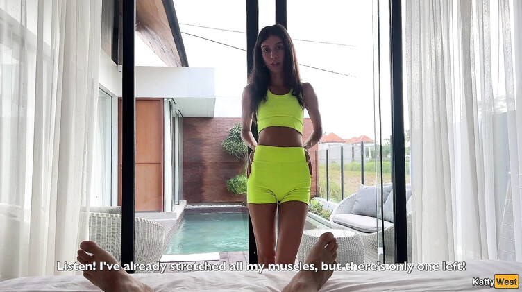 Растянул попочку Кэтти Уэст во время анальной йоги