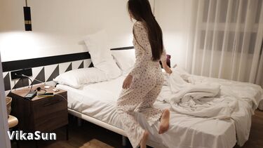 Красивая мастурбация перед сном под порно