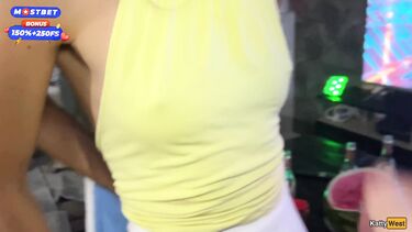 Oliver Strelly: Пацаны на домашней вечеринке трахают худую девку на глазах у ее мужа