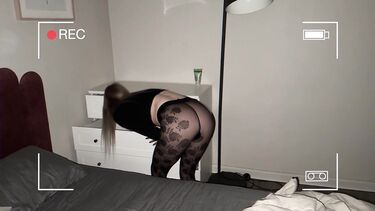 Наказал сводную сестру трахом за кражу сигарет