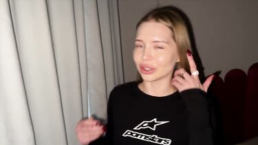 Наказал сводную сестру трахом за кражу сигарет