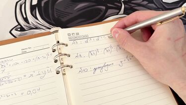 Сисястая училка в костюме сексуального кролика ебется с учеником