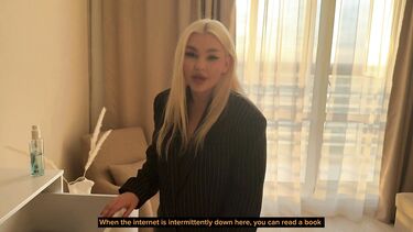 Риэлторша ебется в жопу с клиентом в качестве бонуса за покупку квартиры