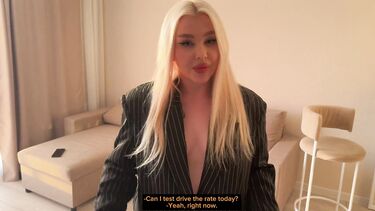 Риэлторша ебется в жопу с клиентом в качестве бонуса за покупку квартиры