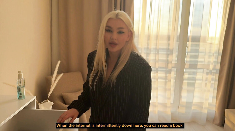 Риэлторша ебется в жопу с клиентом в качестве бонуса за покупку квартиры