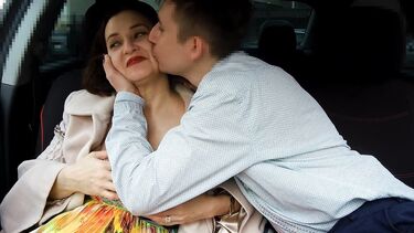 Соблазнил и выебал зрелую маму друга