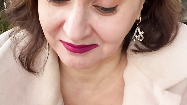 Соблазнил и выебал зрелую маму друга