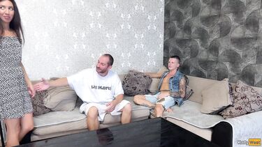 Двойное проникновение на весу для незнакомки с улицы