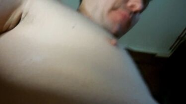 Пасынок занялся анальным сексом со зрелой мачехой и кончил ей в жопу