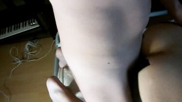 Пасынок занялся анальным сексом со зрелой мачехой и кончил ей в жопу