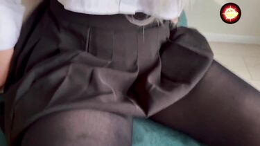 Старший брат ебет неопытную в сексе сестру студентку