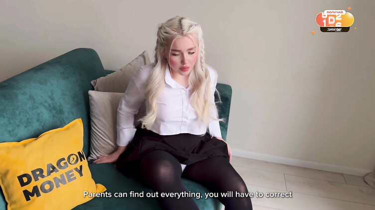 Старший брат ебет неопытную в сексе сестру студентку