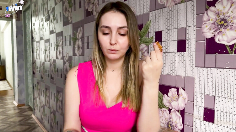 Мама друга напросилась на член пацана после чая