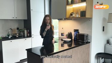 Красотка отдалась женатому соседу за щепотку соли