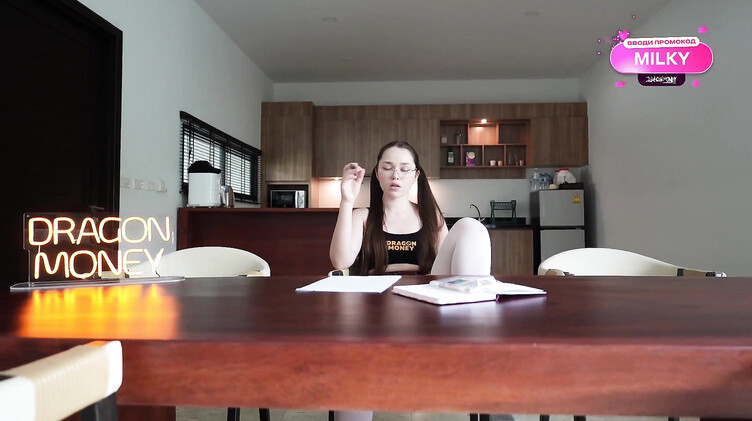 Брат выебал и кончил на жопу сестре в обмен на выполненное домашнее задание