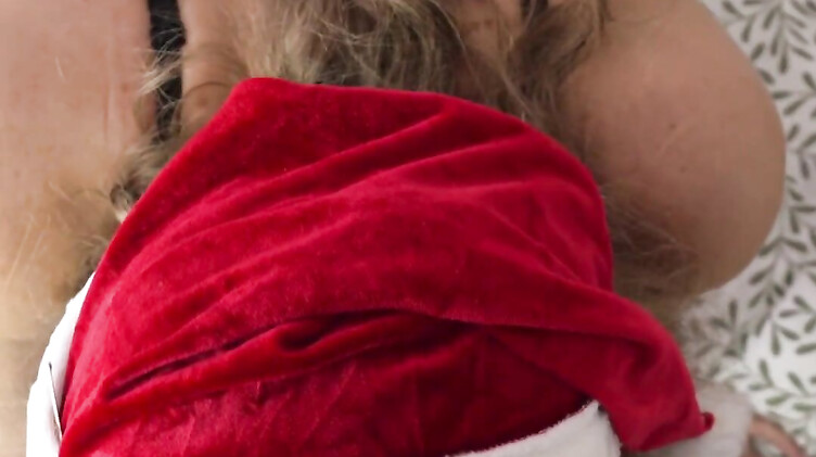 Новогодний подарок брату в виде минета и доступа к манде