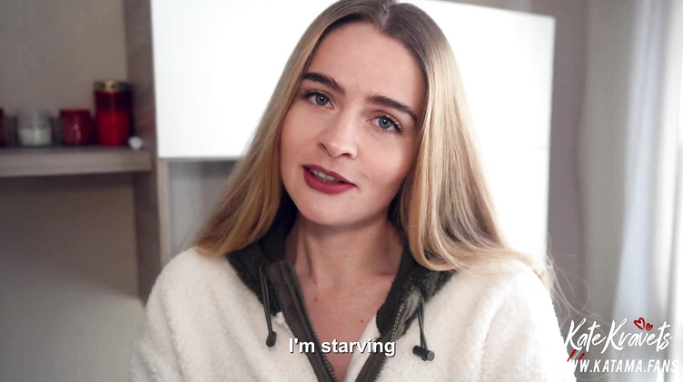 Голодная студентка Катя Кравец глубоко сосет член до камшота на лицо