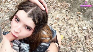 Ебет альтушку на природе и заливает лицо спермой