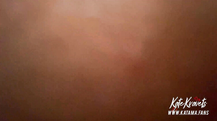 Трах с русской блондинкой в красных лосинах в лесу