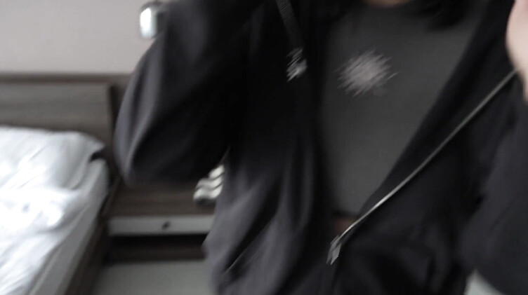 Студентка торгует пиздой за скидку на аренду хаты