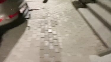 Неформал снял и выебал в подъезде курящую студентку