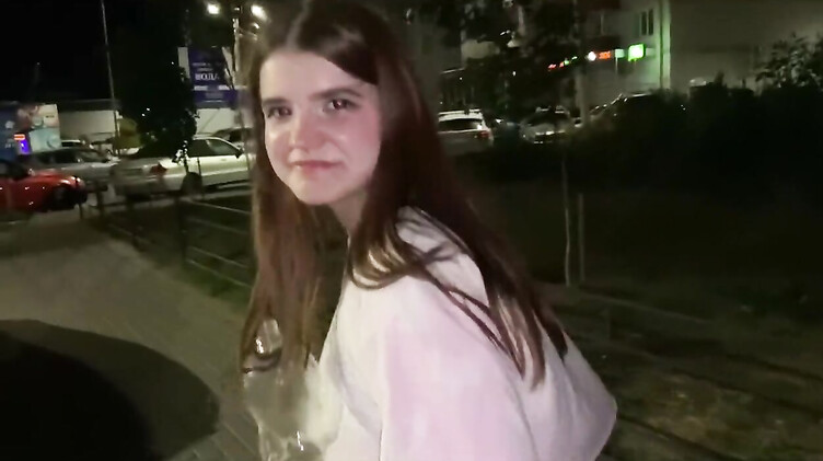 Сперма на попке: Неформал снял и выебал в подъезде курящую студентку