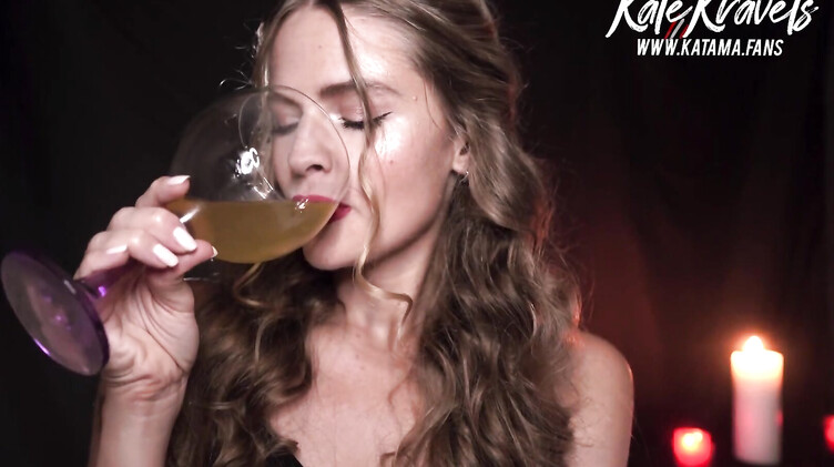 Чувственный секс с девушкой в красном белье на романтическом свидании