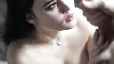 Красивый трах крупным планом после нежного глубокого минета