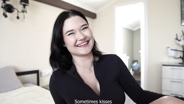 Любовник: Брюнетка с короткой стрижкой отблагодарила друга мужа глубоким минетом