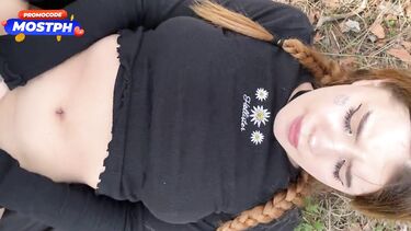 Нимфоманка на пробежке трахнулась с дрочуном эксгибиционистом