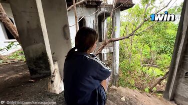 Ведущий блога о призраках трахает на заброшке милую незнакомку