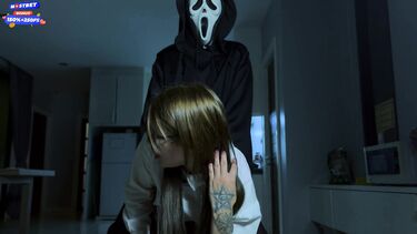 Трах до анального кремпая в пародии на фильм "Крик"