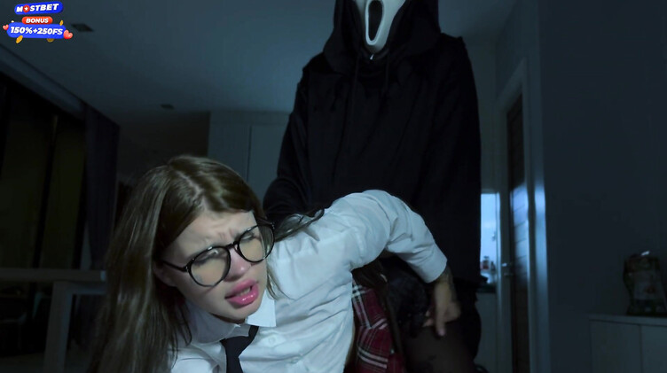 Трах до анального кремпая в пародии на фильм "Крик"