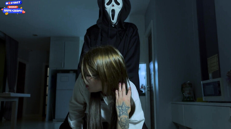 Трах до анального кремпая в пародии на фильм "Крик"