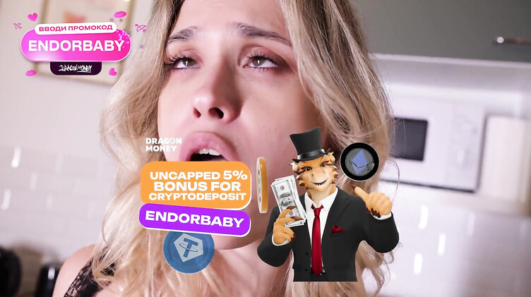 Развратная служанка соблазняет женатика на еблю на кухне