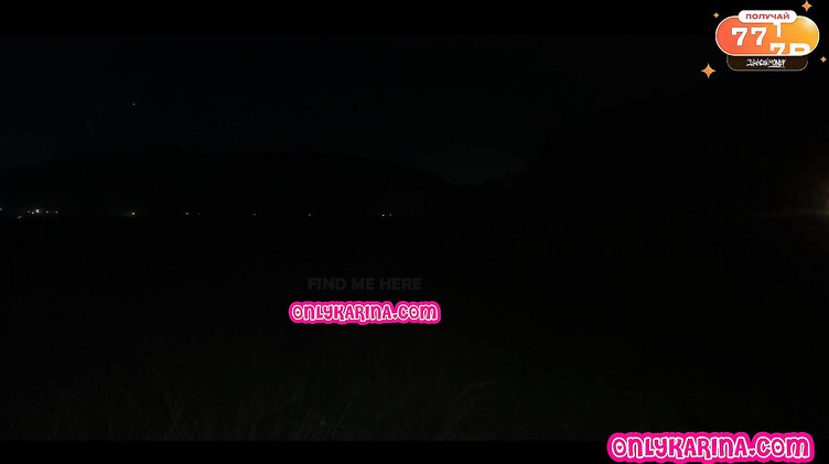 Татуированная готка ебется с незнакомцем в балахоне в заброшенном доме