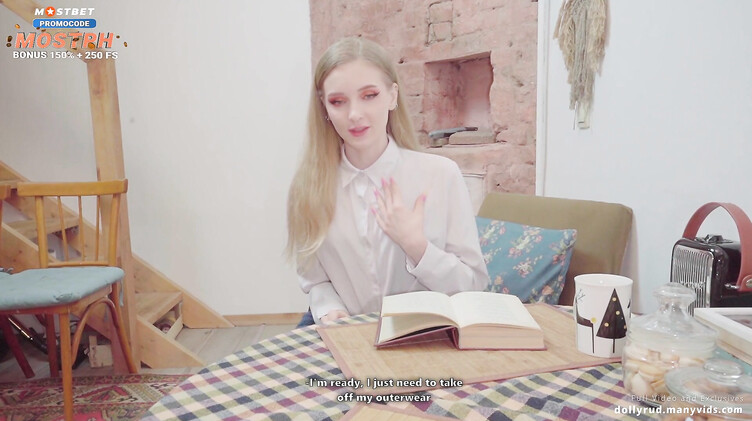 Сводный брат помогает сводной сестре снять секс видео для Онлика