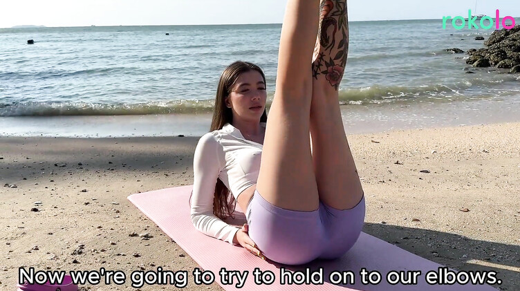 Кончает на задницу и продолжает трахать телку с сайта знакомств