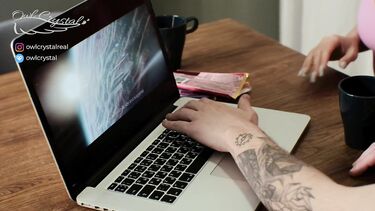 Продвинутая мамаша снимает на телефон секс видео с сыном и его женой