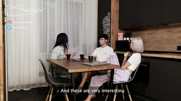 Продвинутая мамаша снимает на телефон секс видео с сыном и его женой