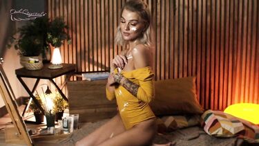 Русская художница трахается с парнем и ласкает себя после его камшота