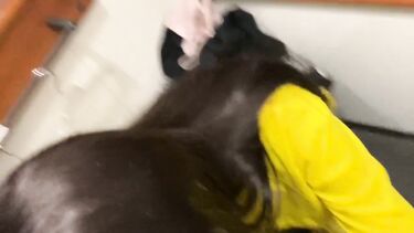 Трахнул в рот в примерочной спортивного магазина перед зеркалом