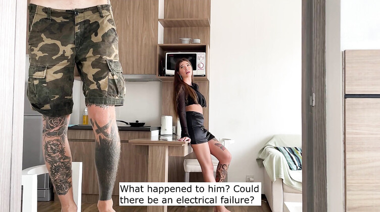 Длинноногие: Сосет хуй и трахается с мастером по ремонту кондиционеров