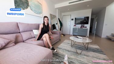 Сосет хуй и трахается с другом мужа после ссоры