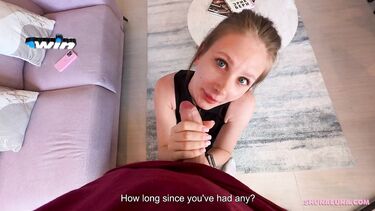 Сосет хуй и трахается с другом мужа после ссоры